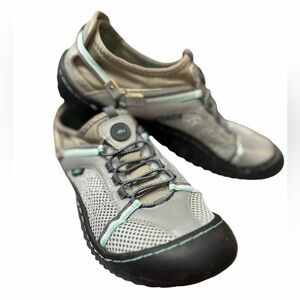 JBU by JAMBU Women's SIZE 8.5
Water sandals/Hiking shoes